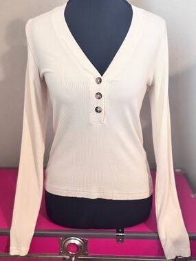 Banana Republic Ribbed V-Neck Button Pullover Top